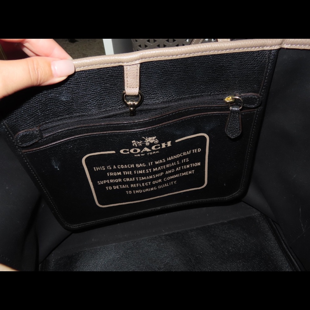 Coach tote - Picture 2 of 2